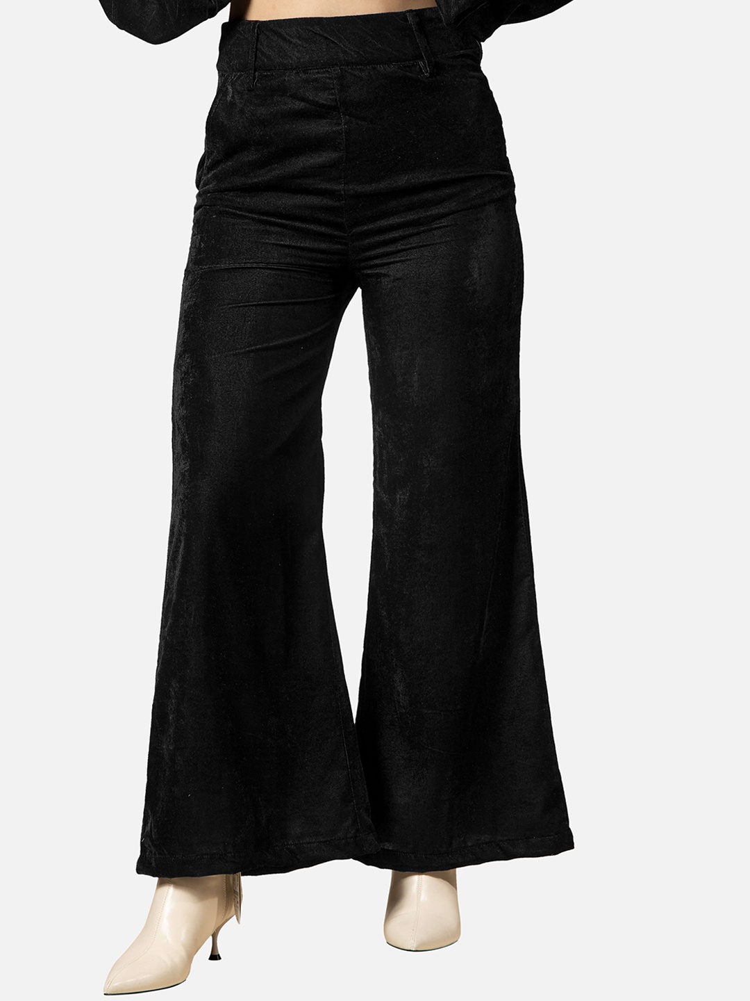 

NEOFAA Women Flared Mid-Rise Bootcut Trousers, Black