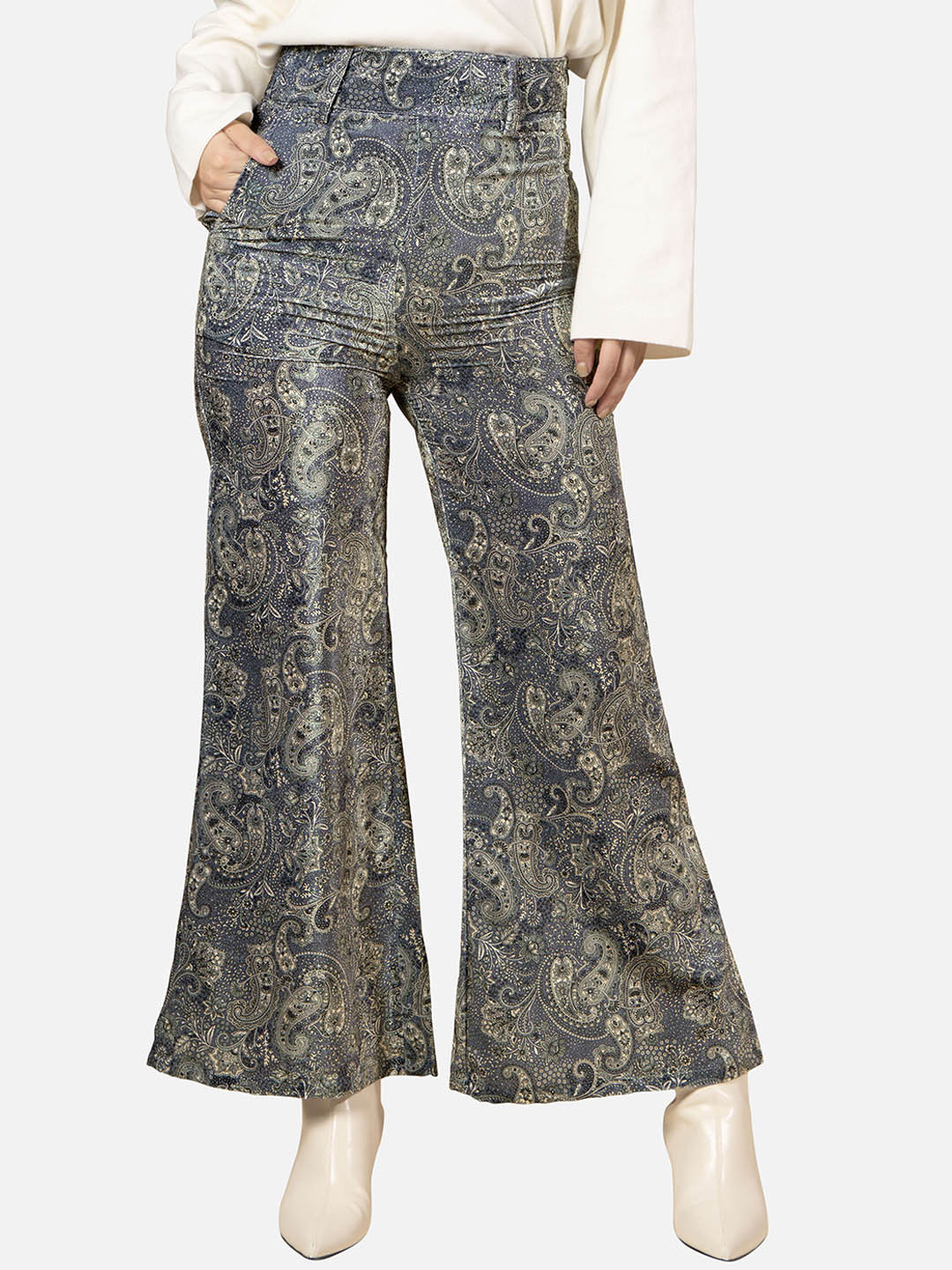 

NEOFAA Women Ethnic Motifs Printed Velvet Flared Trousers, Blue