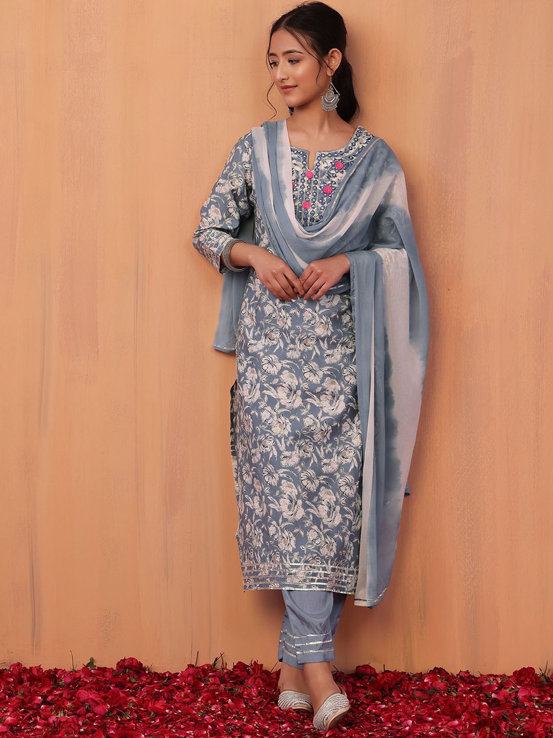 

INDYA Women Floral Printed Kurta With Trouser & Dupatta, Grey