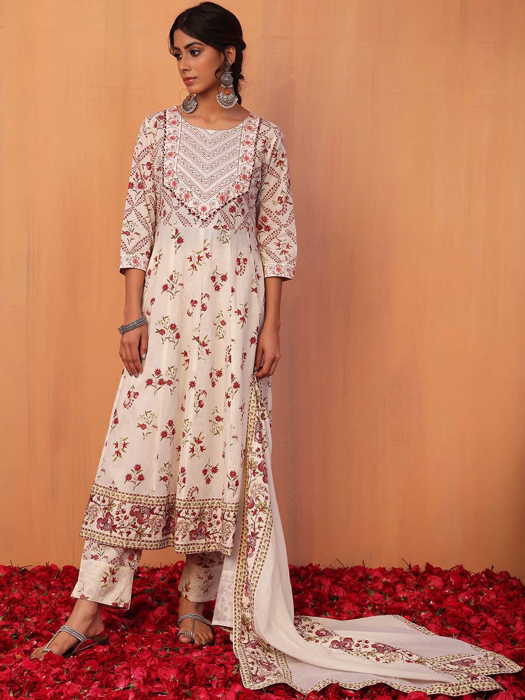 

INDYA Women Floral Printed Sequinned Pure Cotton Kurta with Trousers & Dupatta, White