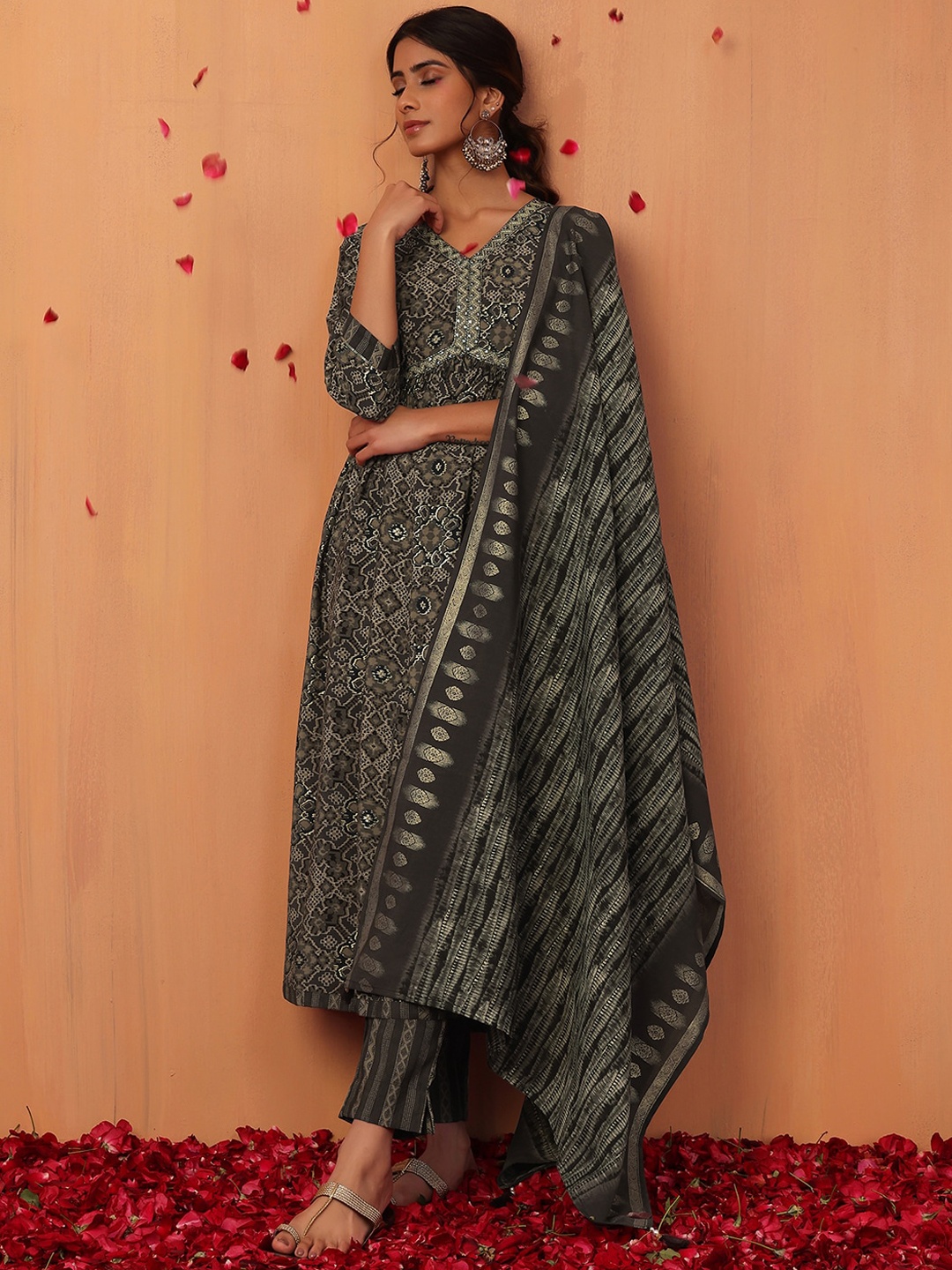 

INDYA Floral Printed Pure Cotton Pleated A-Line Kurta With Trouser & Dupatta, Brown