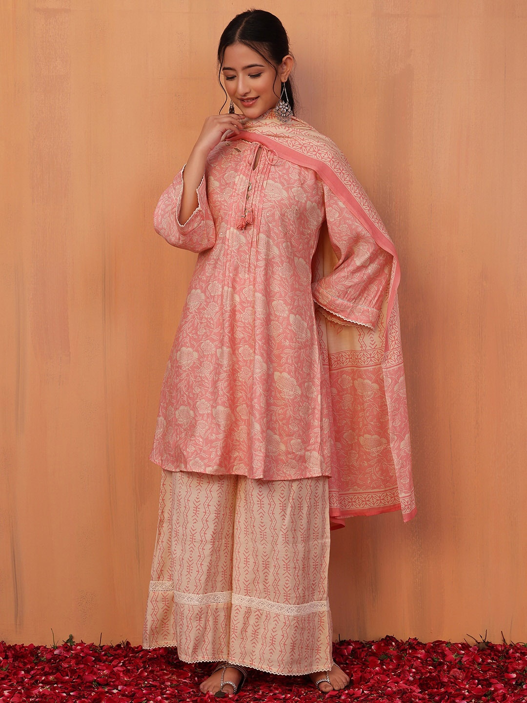

INDYA Women Floral Printed Tie-Up Neck Kurta With Palazzo & Dupatta, Peach