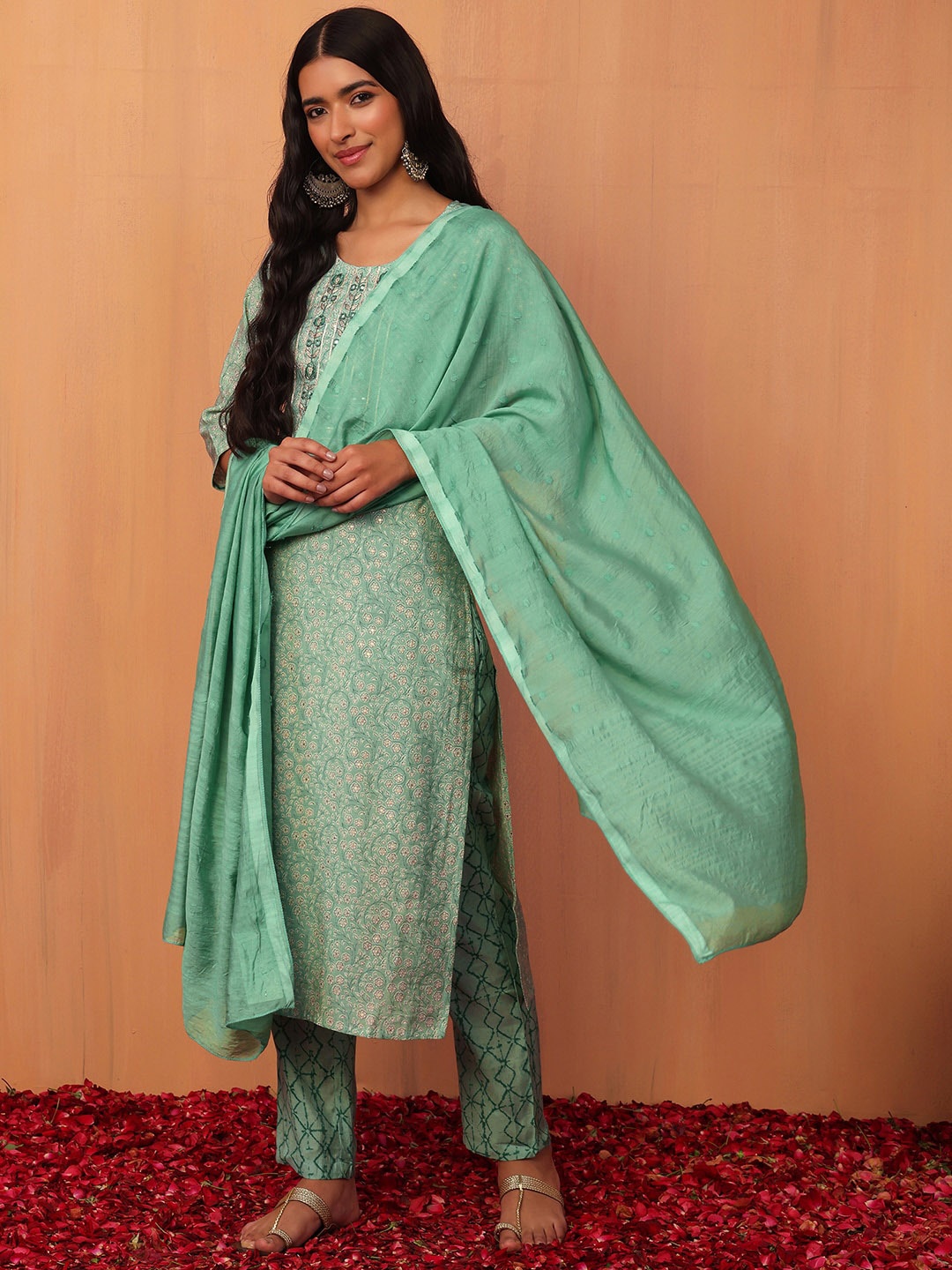 

INDYA Women Floral-Printed A-Line Kurta With Trouser & Dupatta, Green