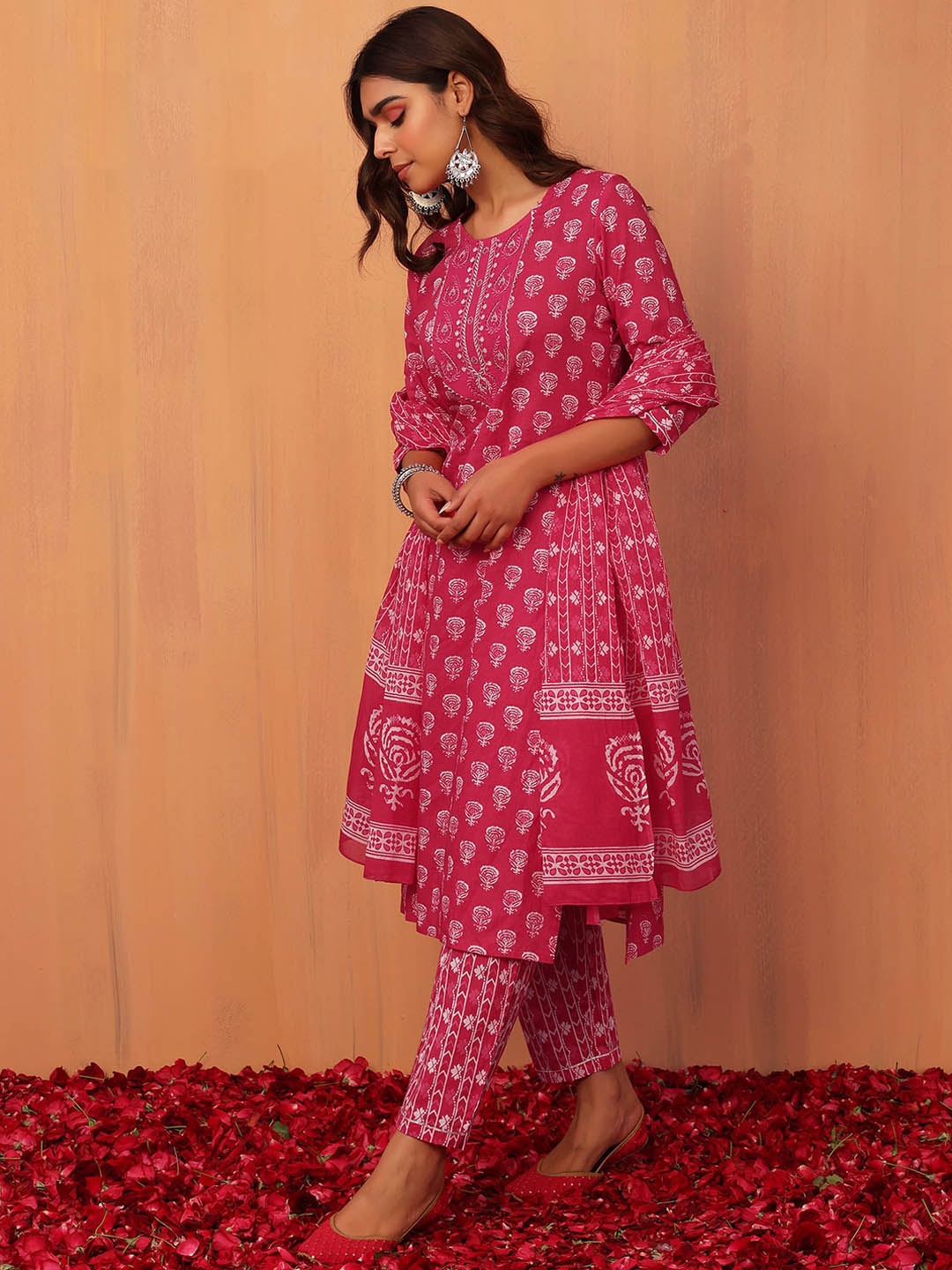 

INDYA Women Printed Pure-Cotton A-Line Kurta With Trouser & Dupatta, Pink