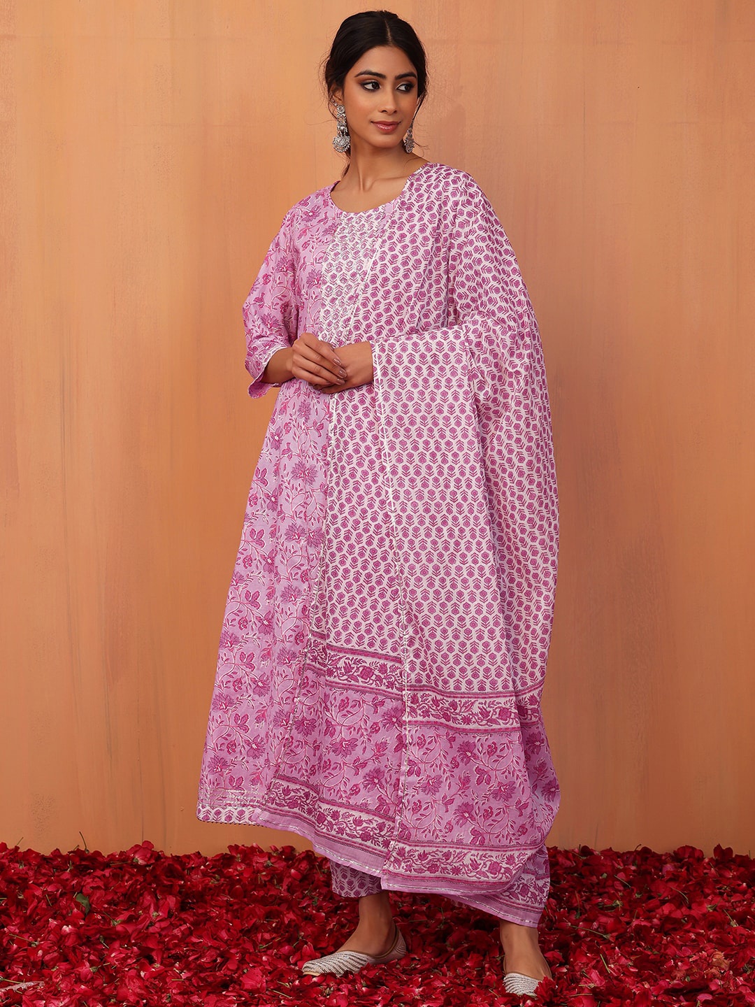 

INDYA Women Floral Printed Empire Pure Cotton Kurta With Trousers & Dupatta, Purple