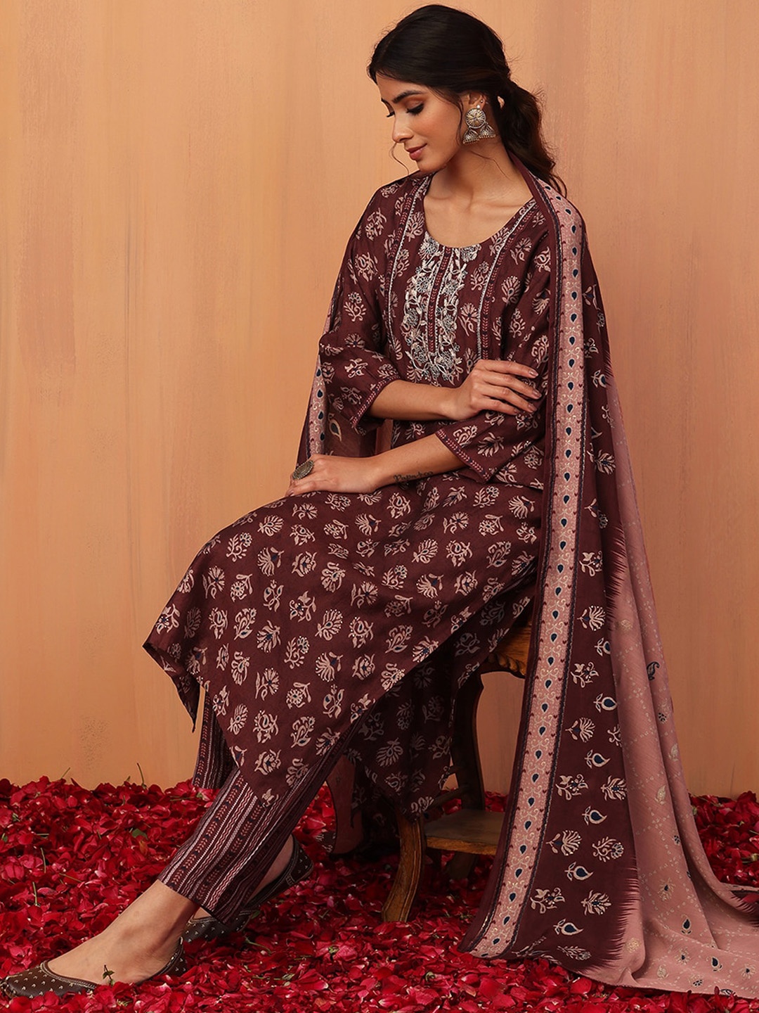 

INDYA Printed Straight Kurta With Trouser & Dupatta, Maroon