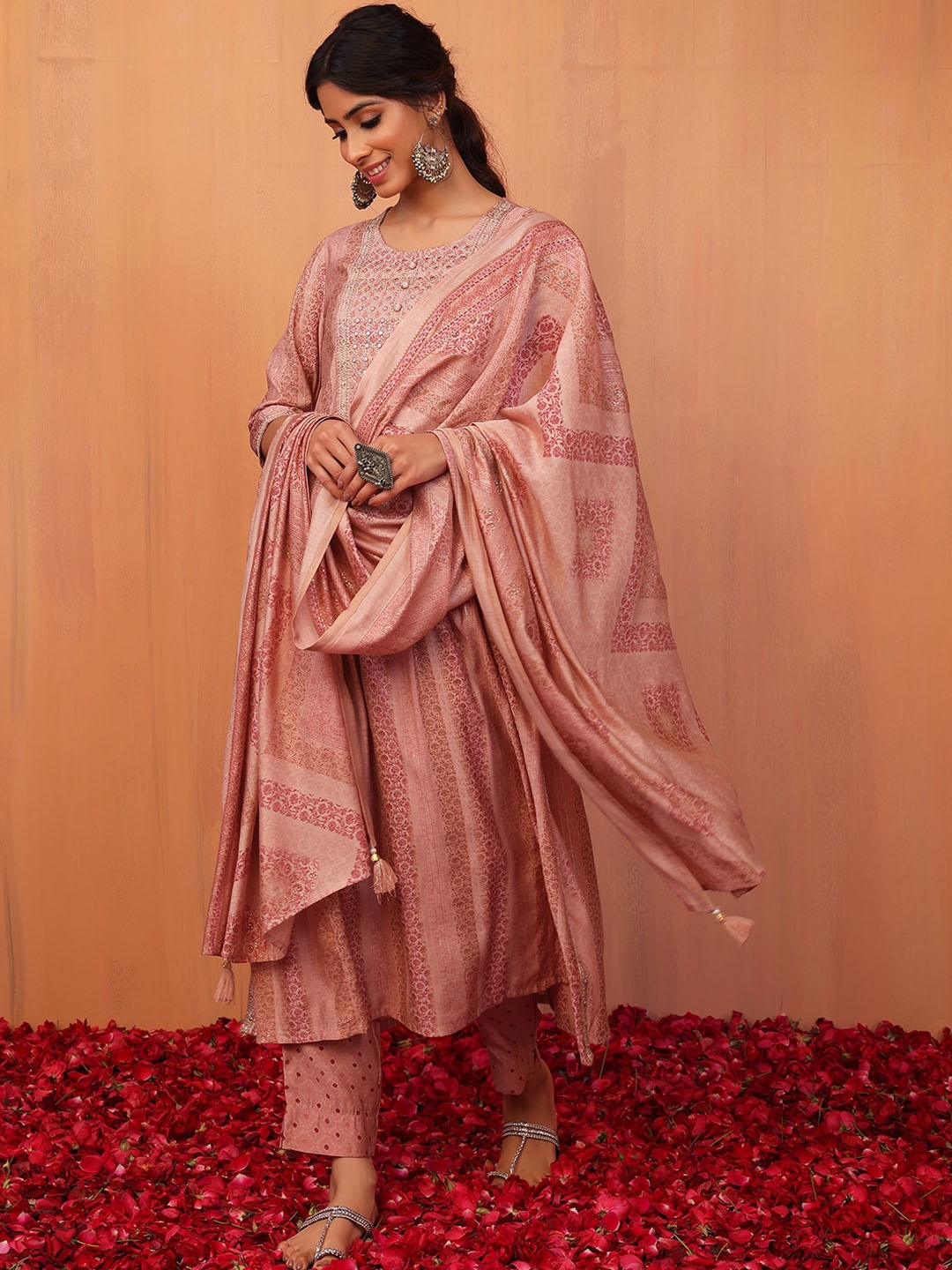 

INDYA Ethnic Motifs Printed Kurta with Trousers & With Dupatta, Pink