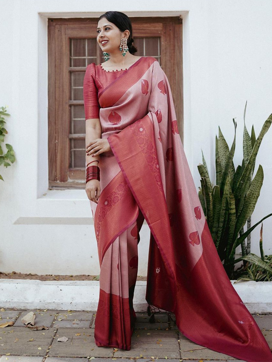 

AVANTIKA FASHION Woven Design Zari Pure Silk Kanjeevaram Saree, Cream