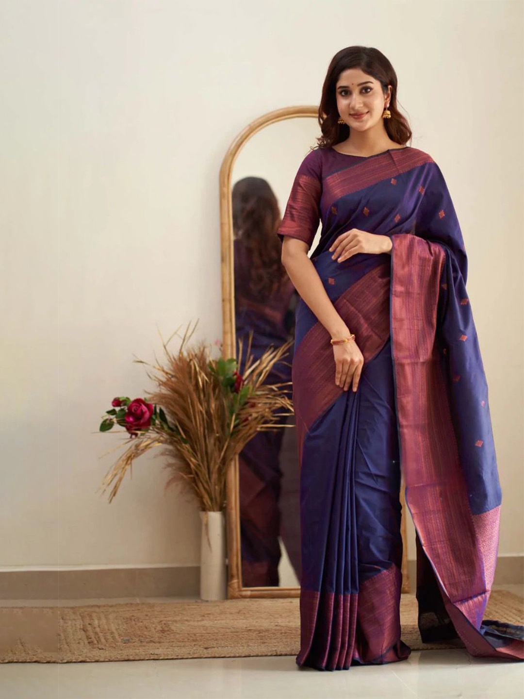 

AVANTIKA FASHION Woven Design Zari Pure Silk Kanjeevaram Saree, Blue