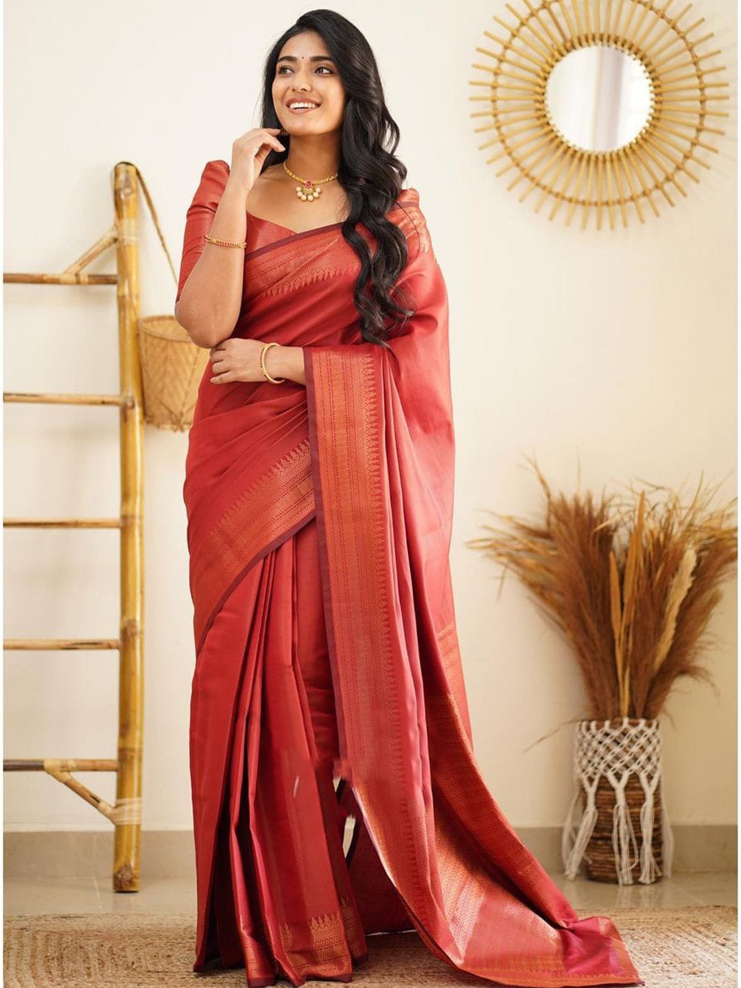 

AVANTIKA FASHION Woven Design Zari Pure Silk Kanjeevaram Saree, Red