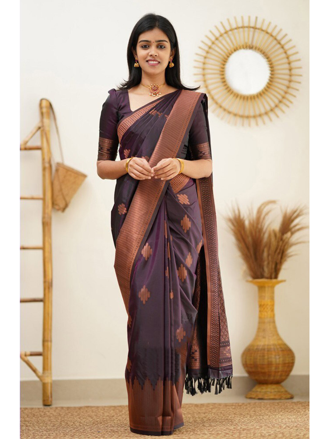 

AVANTIKA FASHION Ethnic Motif Woven Design Zari Pure Silk Kanjeevaram Saree, Purple