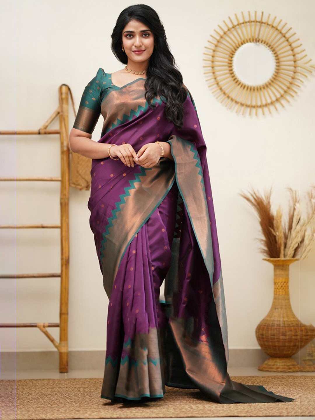 

AVANTIKA FASHION Woven Design Zari Pure Silk Kanjeevaram Saree, Purple