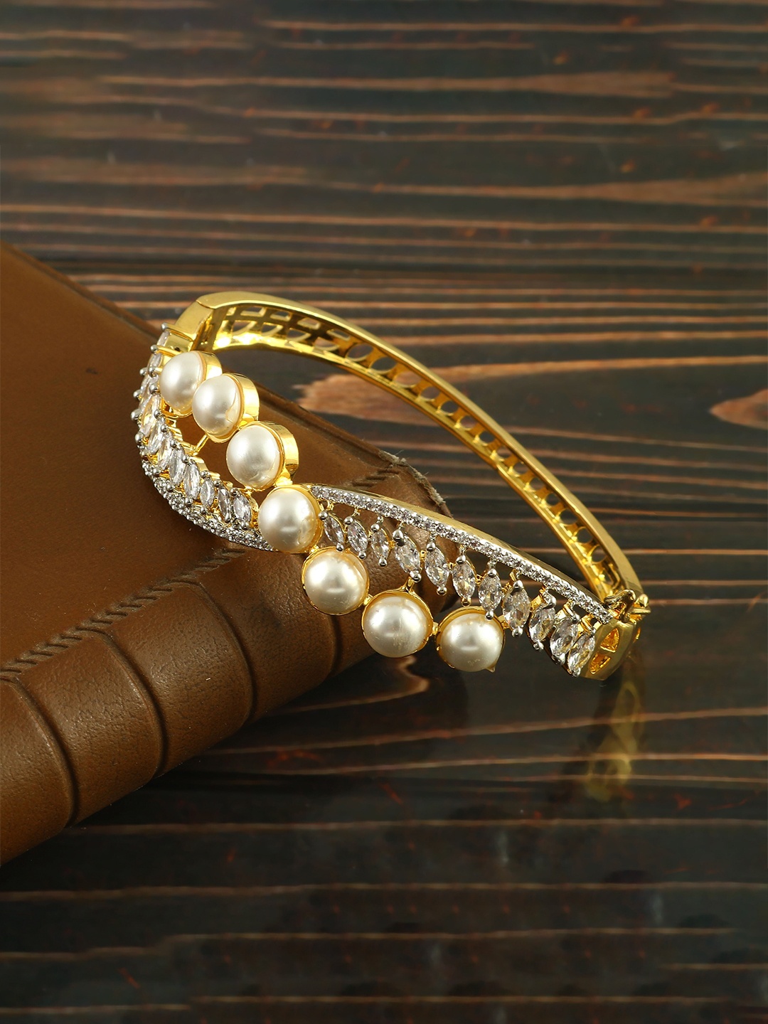 

Jewar Mandi Women Brass Cubic Zirconia Gold-Plated Bangle-Style Bracelet, White