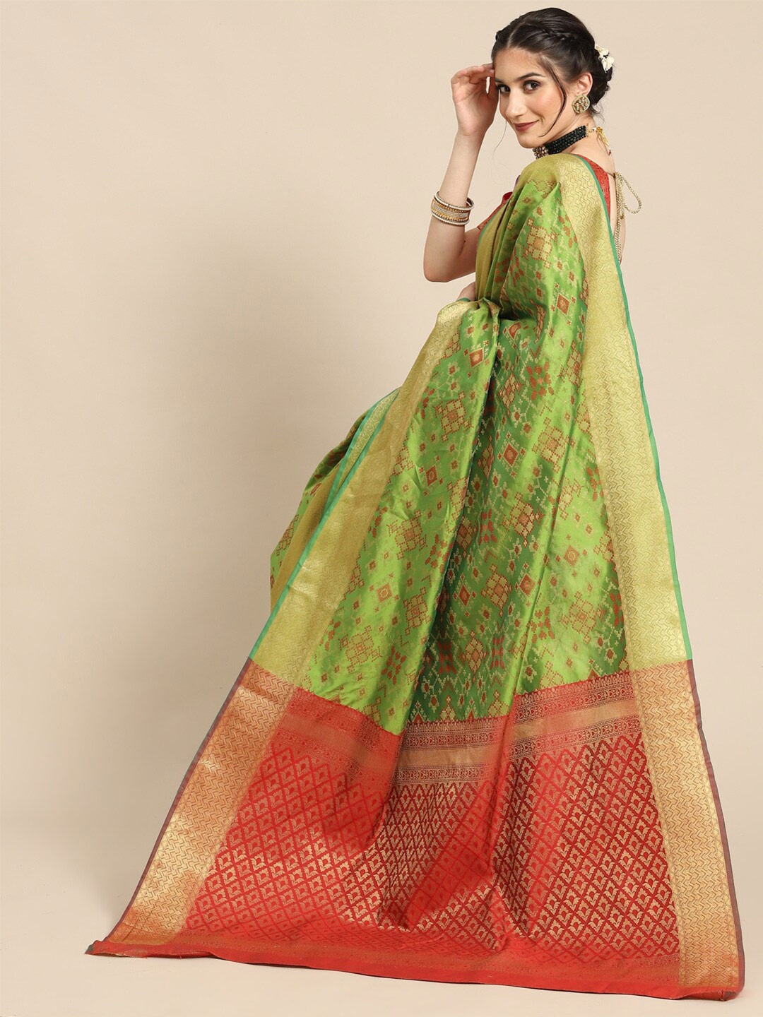 

Mitera Woven Design Silk Blend Saree, Green