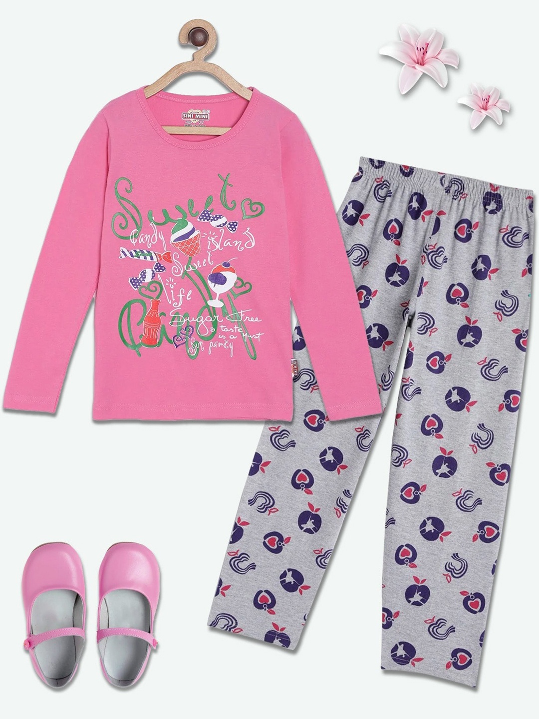 

SINI MINI Girls 2 Pieces Conversational Printed Night Suit, Rose
