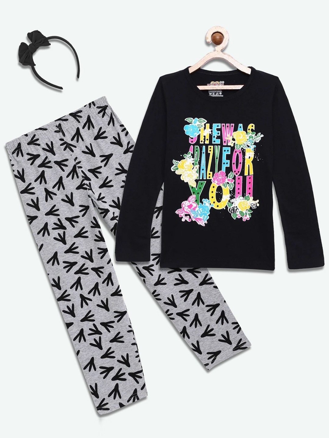 

SINI MINI Girls 2 Pieces Typography Printed Night Suit, Black