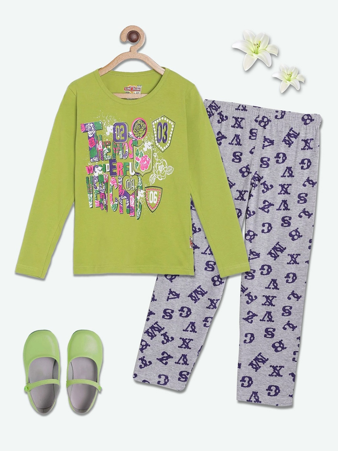 

SINI MINI Girls 2 Pieces Typography Printed Night Suit, Fluorescent green