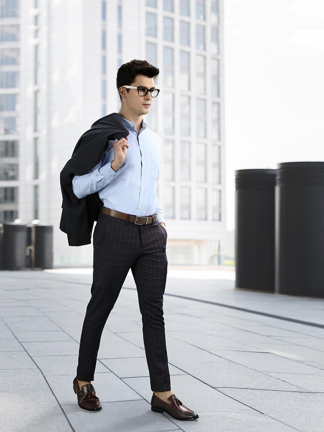 

INVICTUS Men Navy Blue Slim Fit Checked Formal Trousers