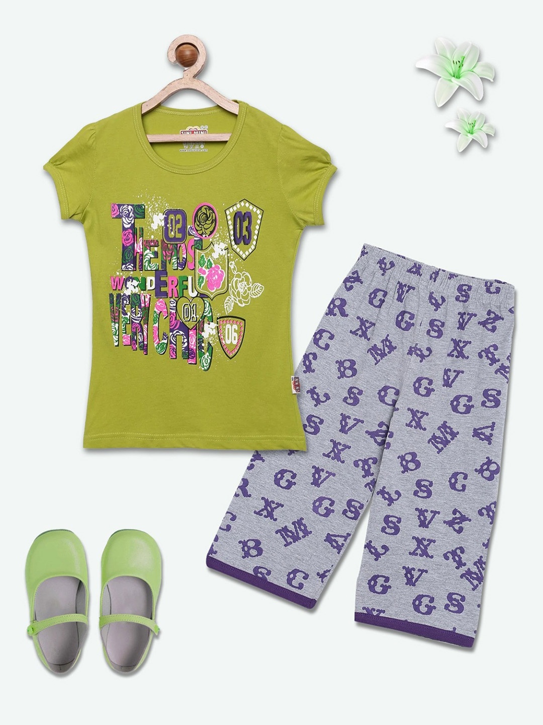 

SINI MINI Girls 2 Pieces Typography Printed Night Suit, Green