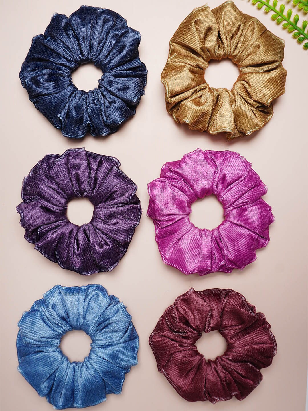 

Ferosh Women Set of 6 Velvet Scrunchies, Purple