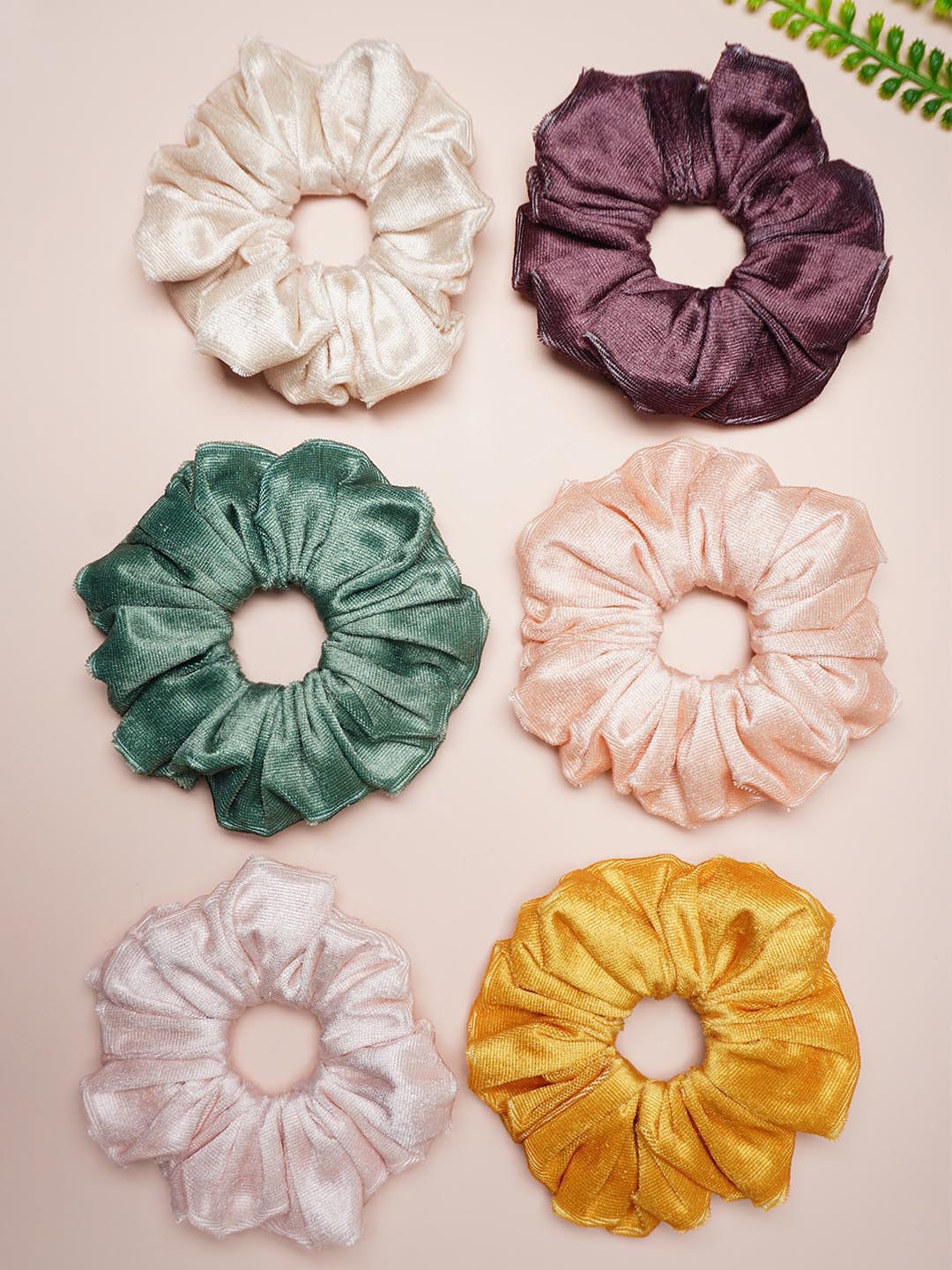 

Ferosh Women Set of 6 Velvet Scrunchies, Brown