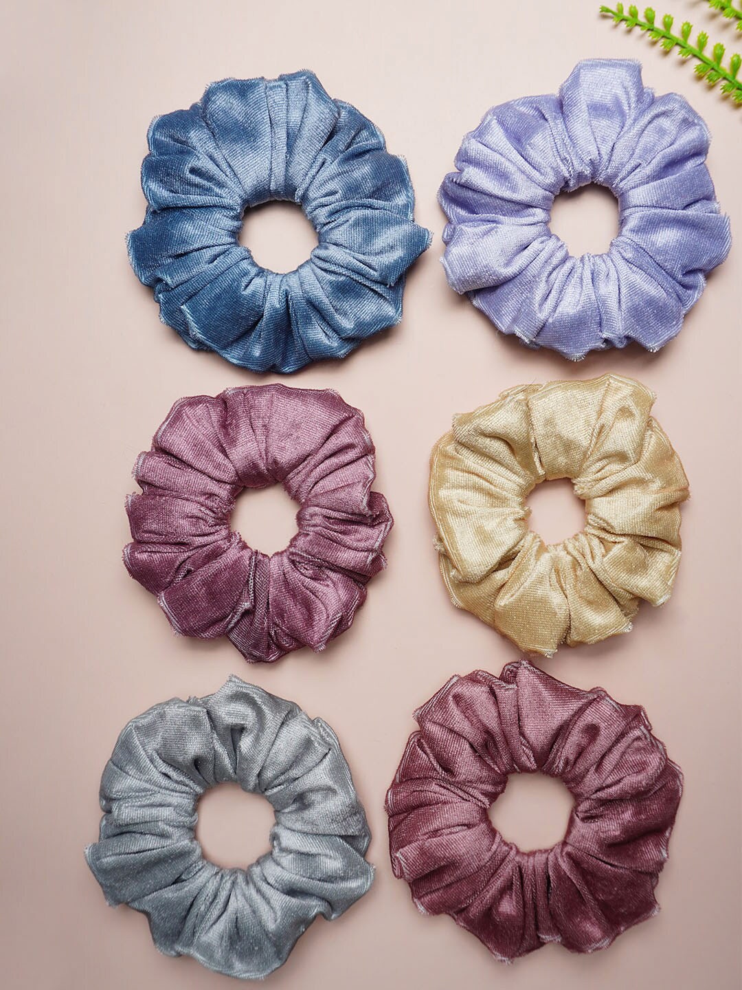 

Ferosh Women Set of 6 Velvet Scrunchies, Purple