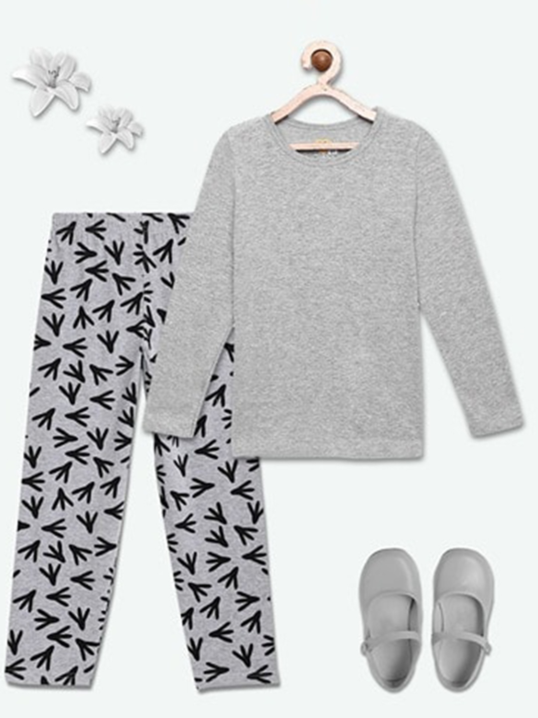 

SINI MINI Girls 2 Pieces Conversational Printed Night Suit, Grey melange
