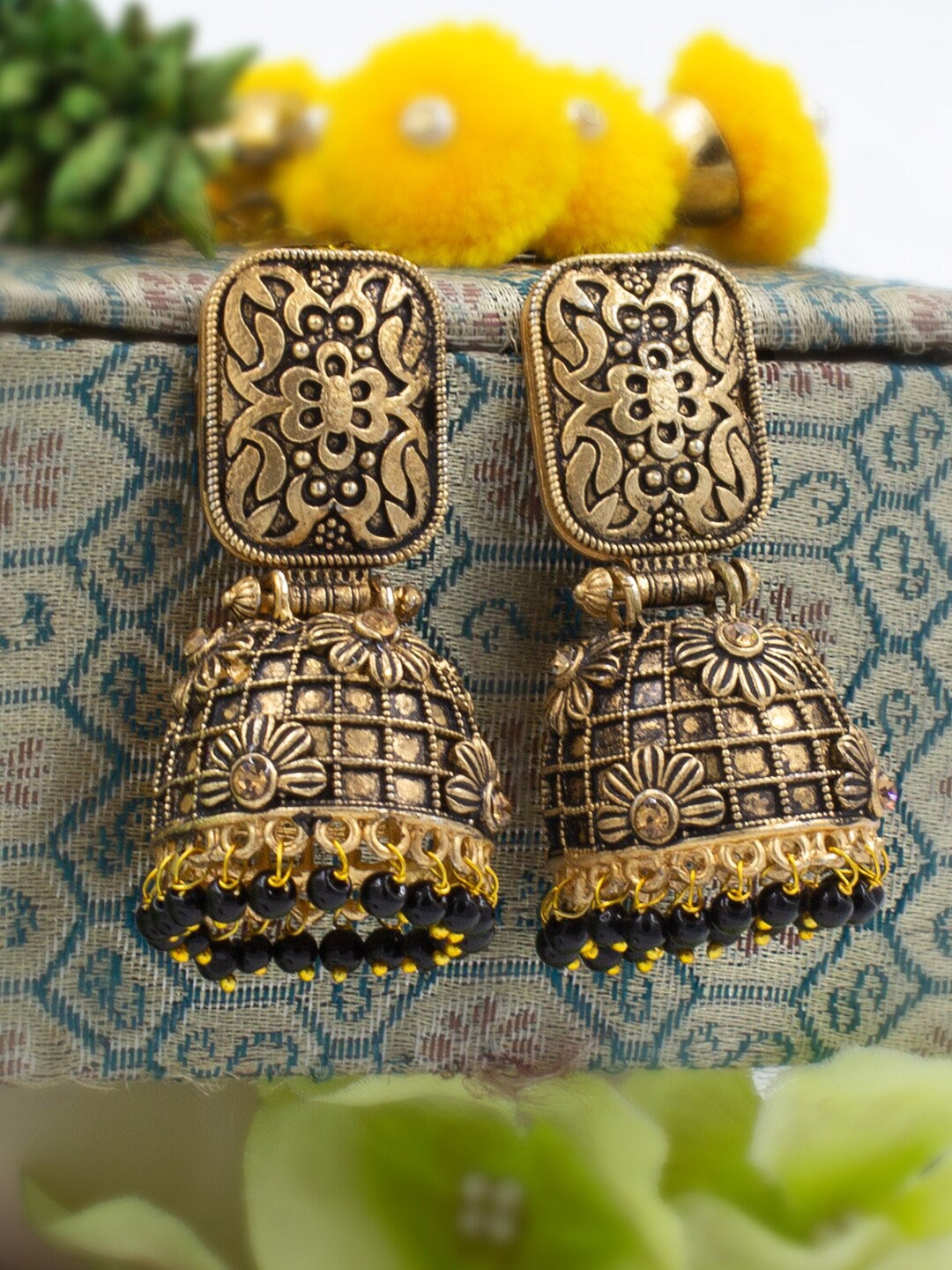 

PRIVIU Gold-Plated Classic Jhumkas Earrings, Black