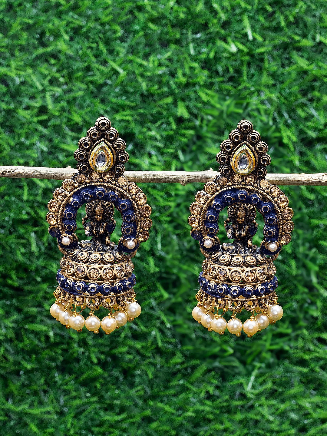 

PRIVIU Gold Plated Classic Jhumkas Earrings, White