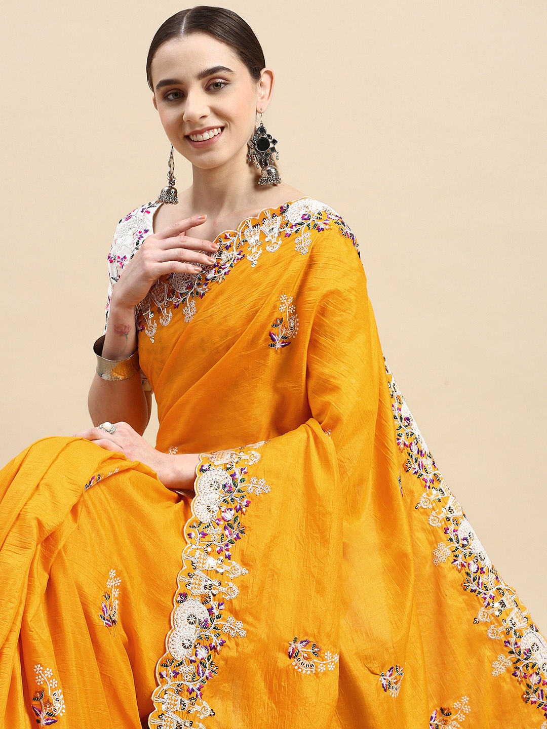 

VAIRAGEE Ethnic Motifs Embroidered Saree, Yellow