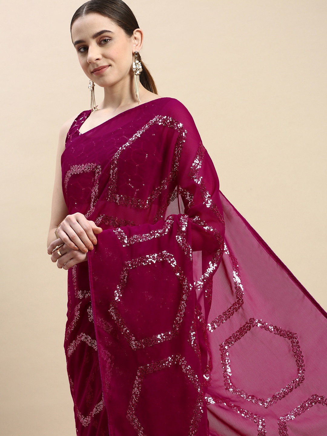 

VAIRAGEE Embellished Geometric Sequinned Saree, Purple