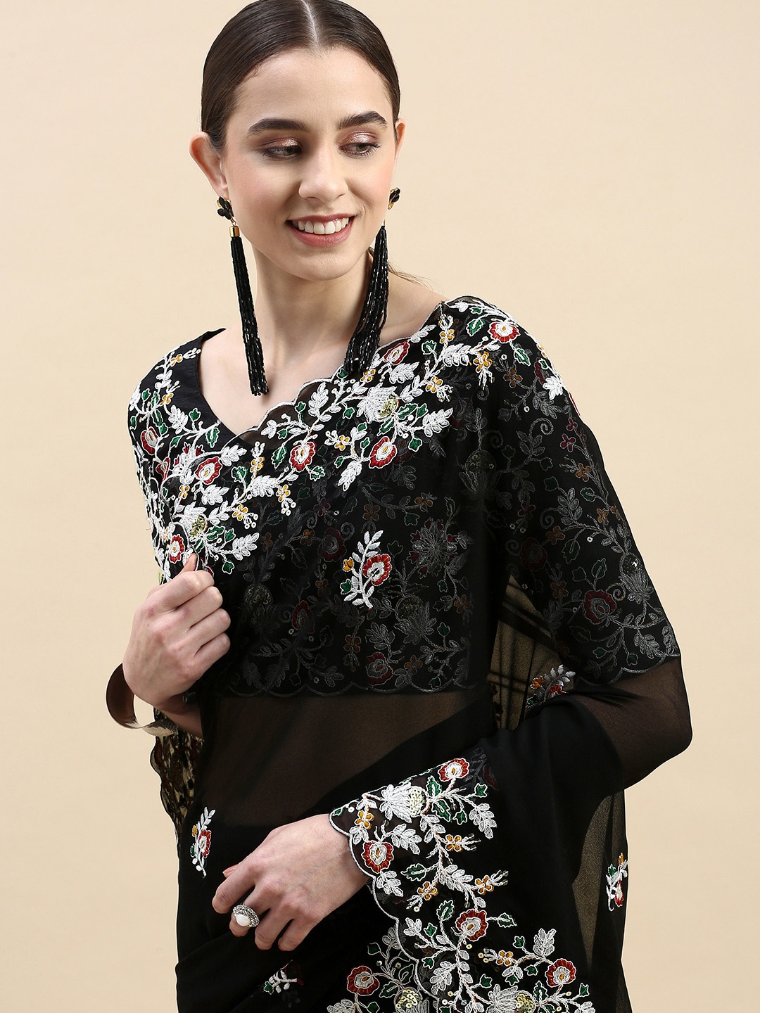

VAIRAGEE Ethnic Motifs Embroidered Saree, Black