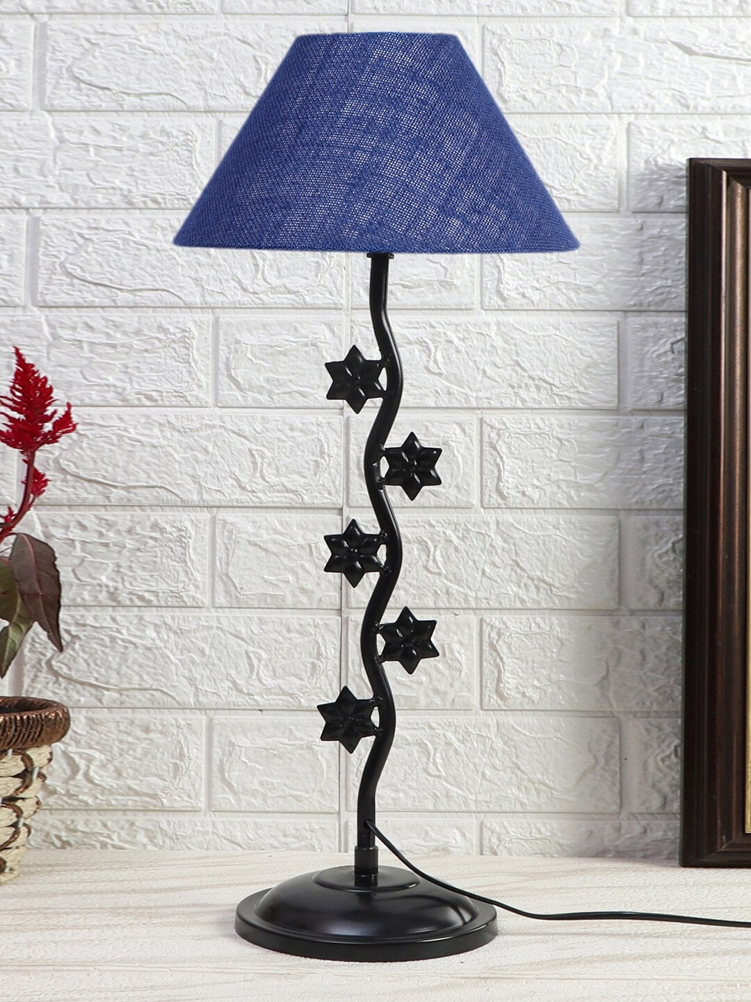 

Devansh Blue & Black Textured Jute Zig Zag Table Lamp With Iron Base