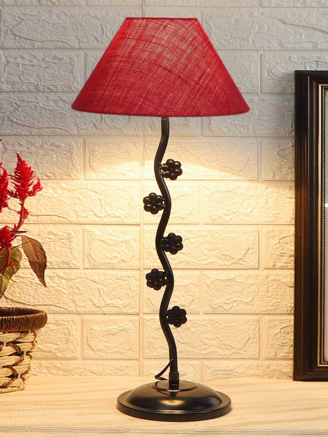 

Devansh Pink & Black Textured Jute Zig Zag Table Lamp With Iron Base