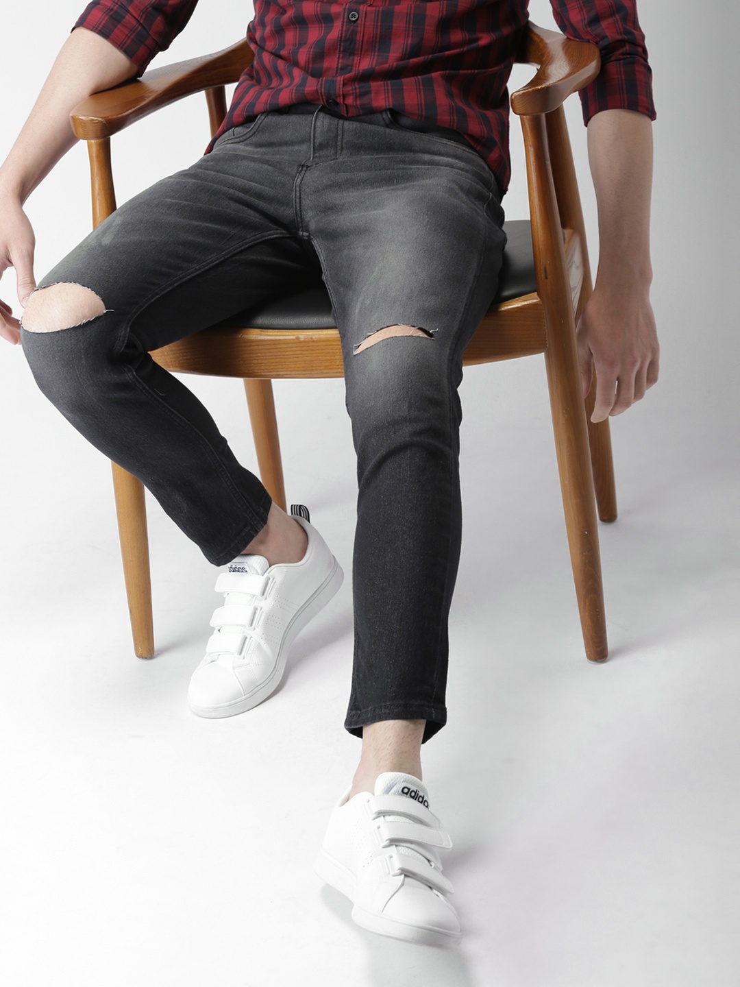 

HIGHLANDER Men Black Slim Tapered Fit Slash Knee Ankle Length Stretchable Jeans