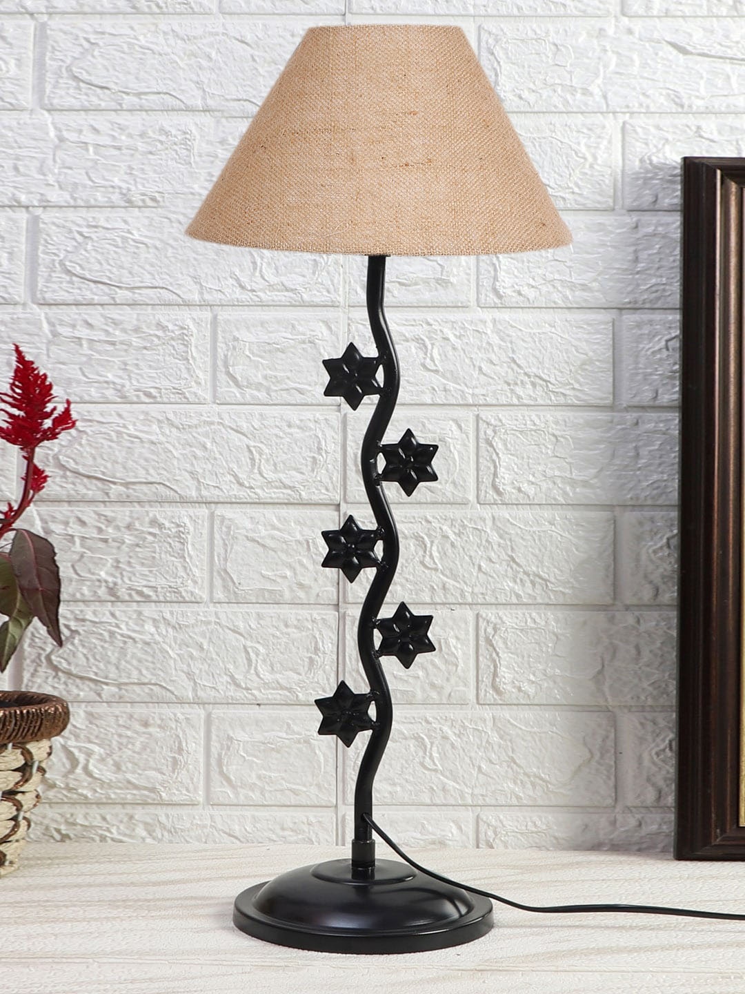 

Devansh Beige & Black Textured Jute Zig Zag Table Lamp With Iron Base