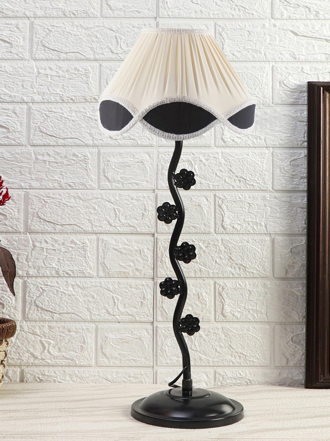 

Devansh White & Black Textured Cotton Zig Zag Table Lamp With Iron Base