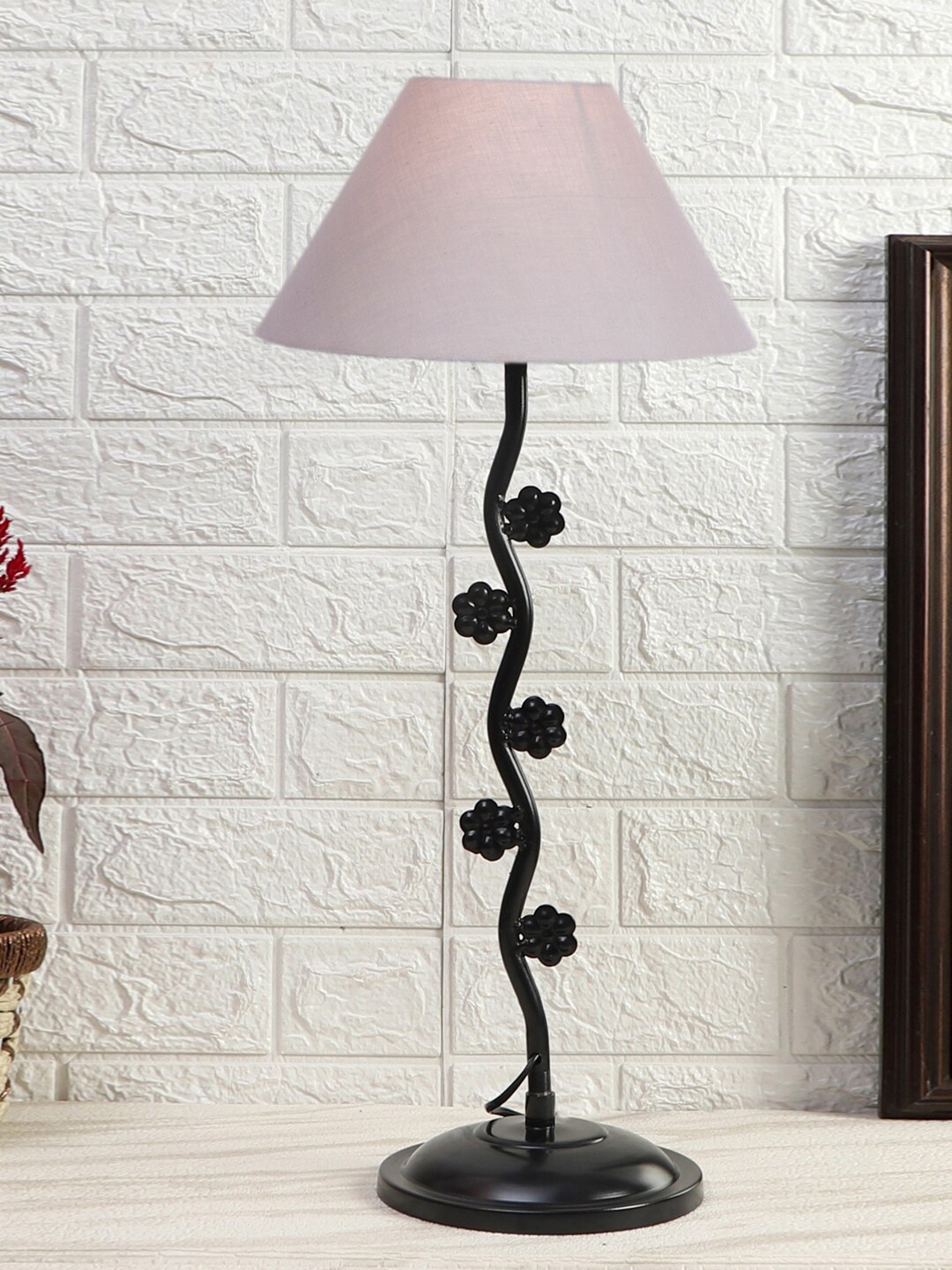 

Devansh Grey & Black Textured Cotton Zig Zag Table Lamp With Iron Base