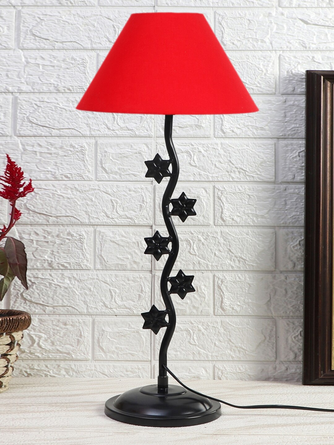 

Devansh Red & Black Textured Cotton Zig Zag Table Lamp With Iron Base