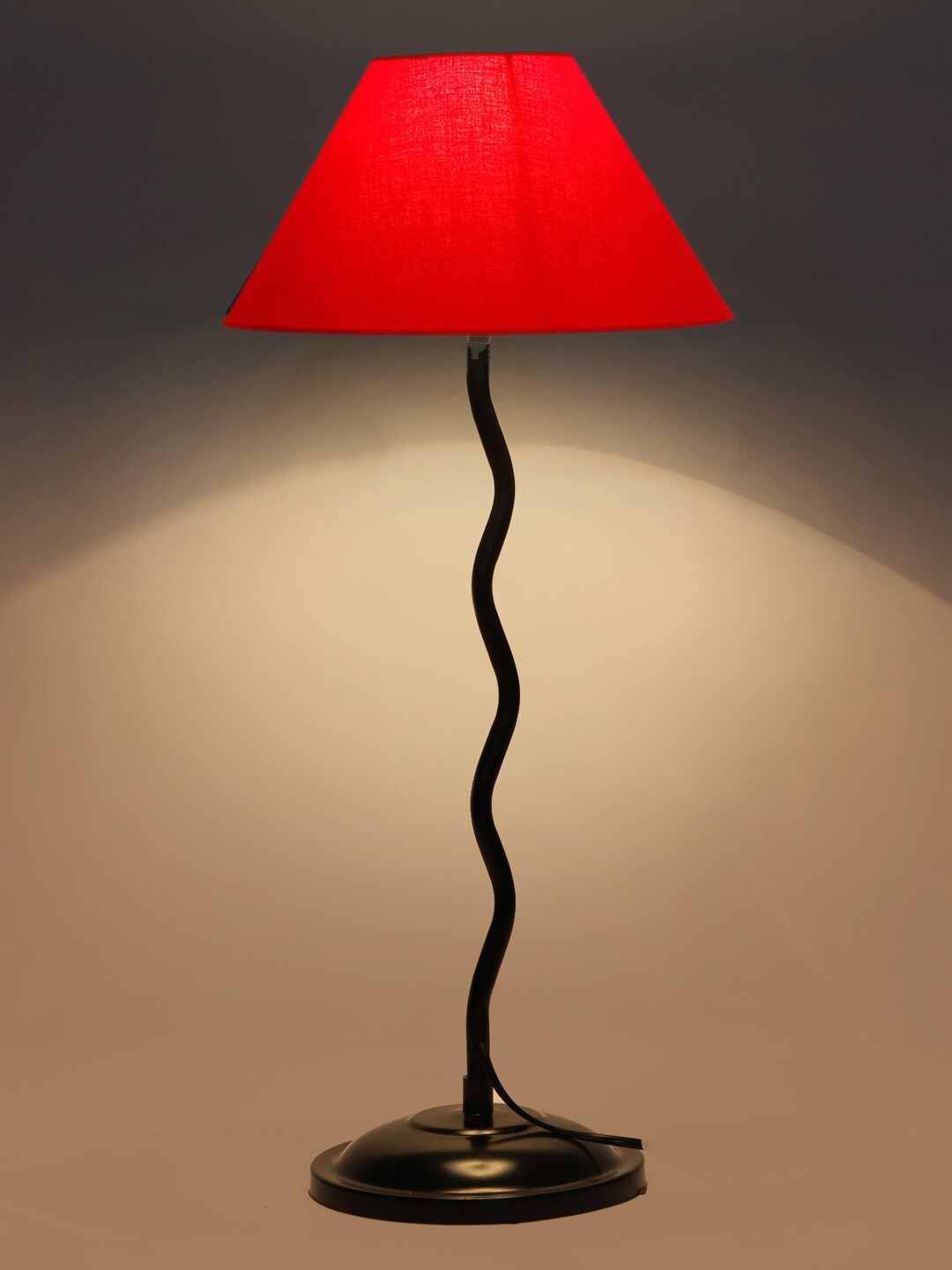 

Devansh Red & Black Textured Cotton Zig Zag Table Lamp With Iron Base