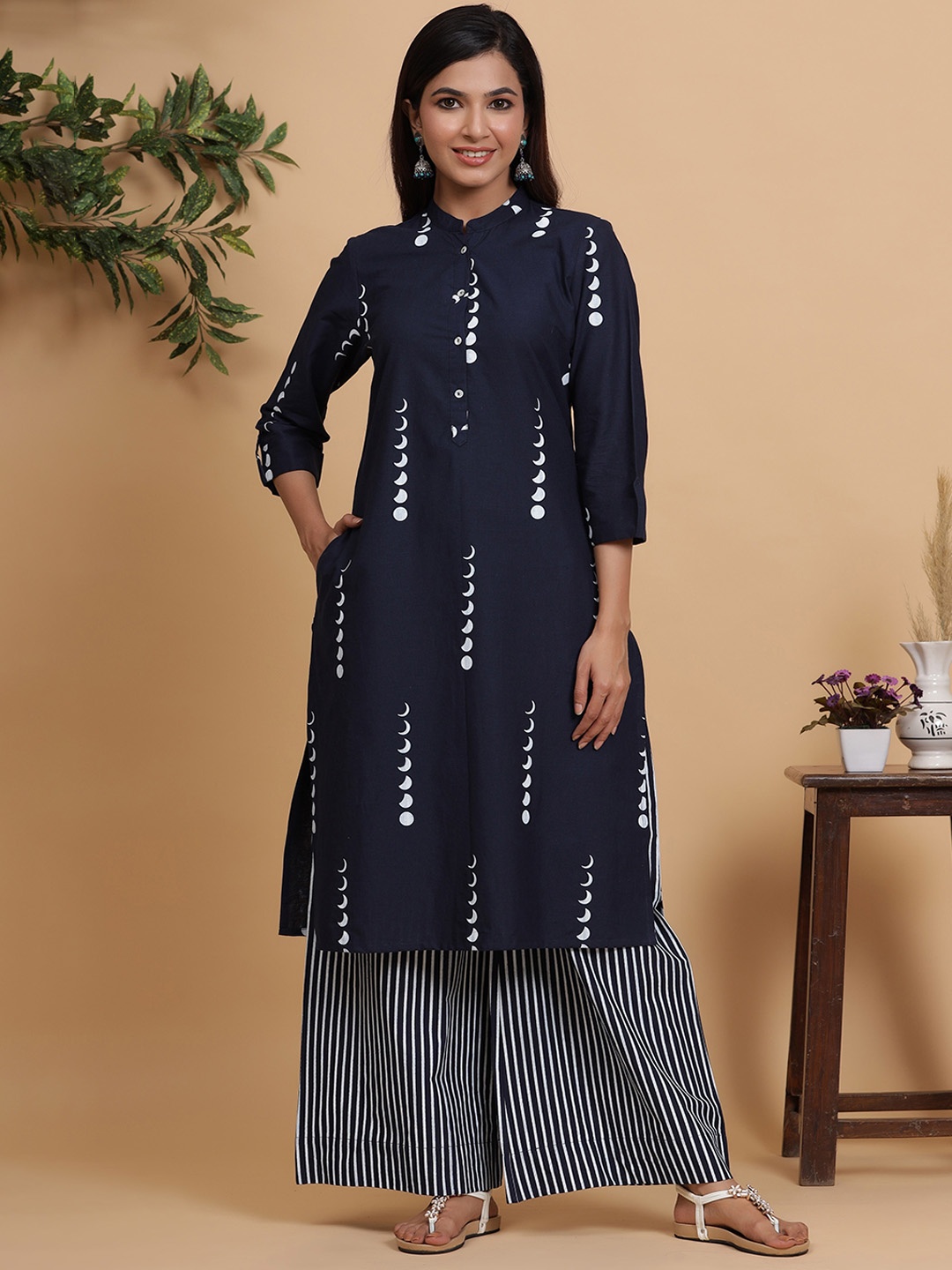 

mirari Women Printed Pure Cotton Kurta with Palazzos, Navy blue