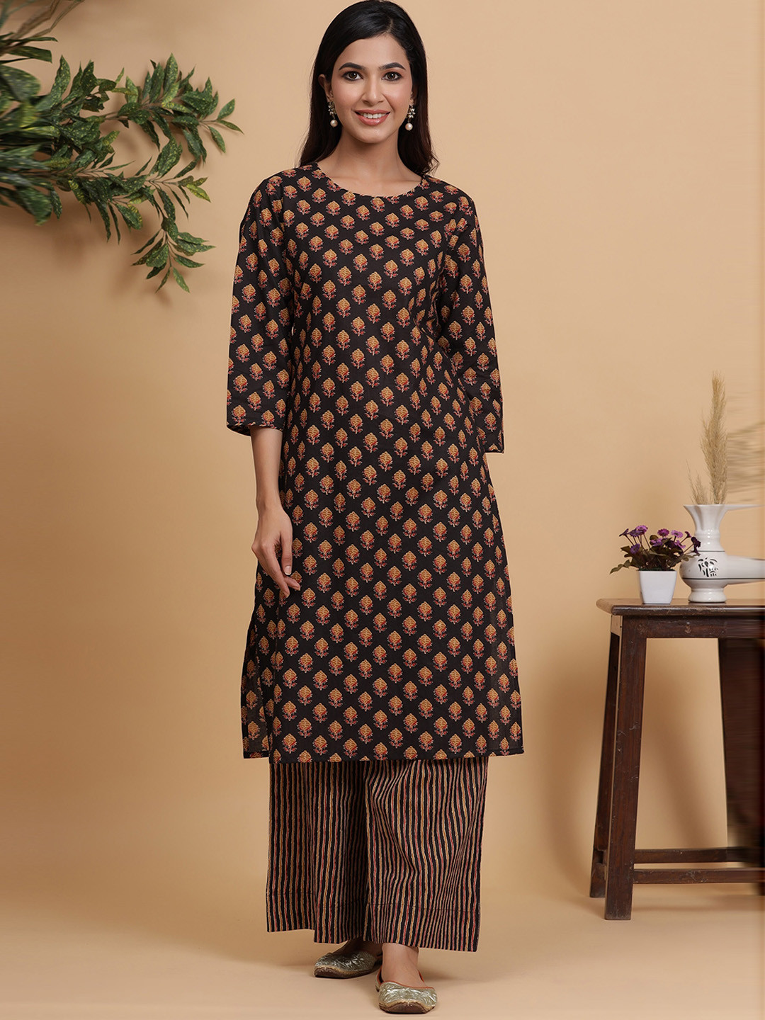 

mirari Ethnic Motifs Printed Pure Cotton Kurta with Palazzos, Black