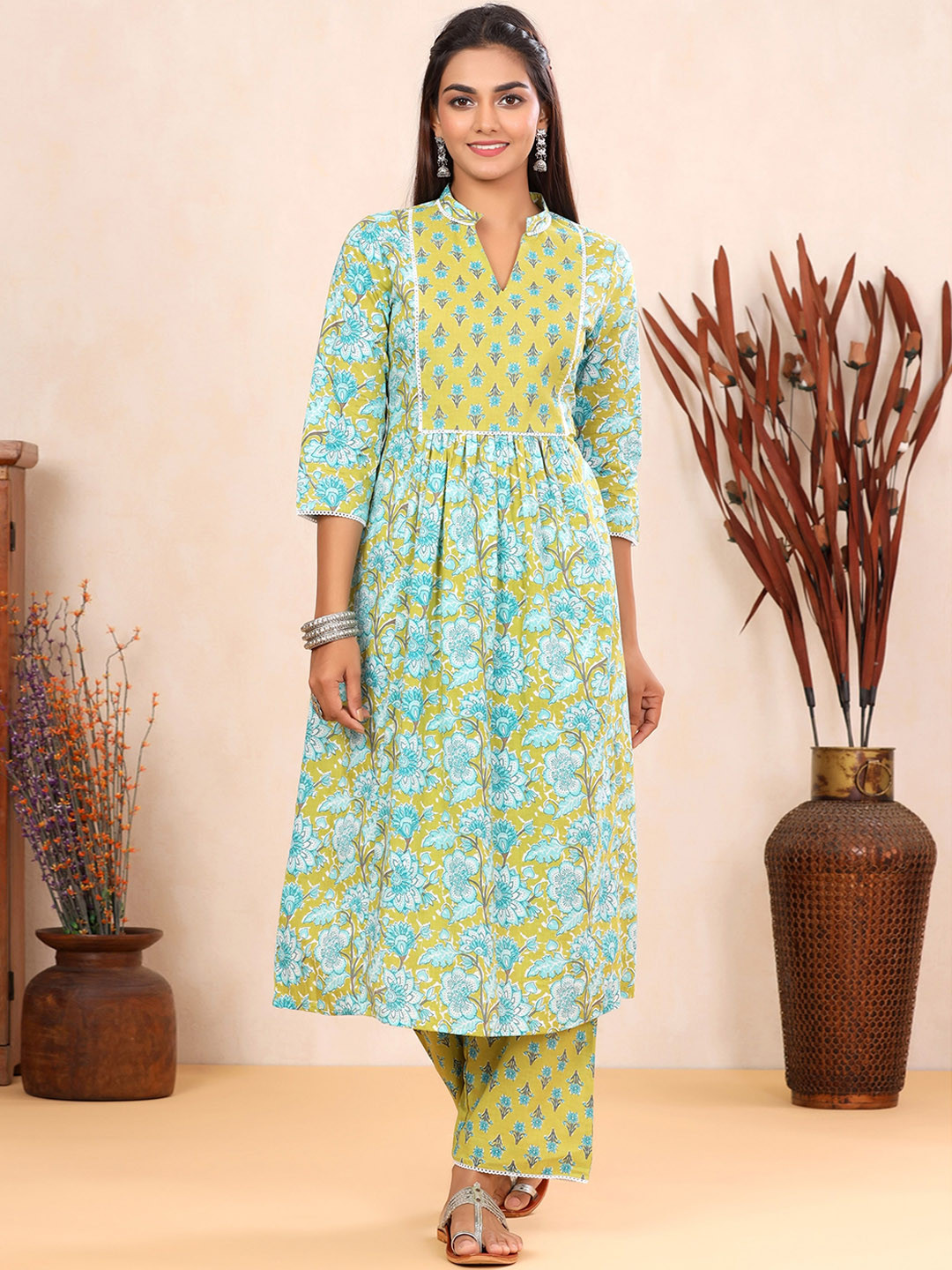 

mirari Floral Printed Pure Cotton Kurta with Palazzos, Turquoise blue