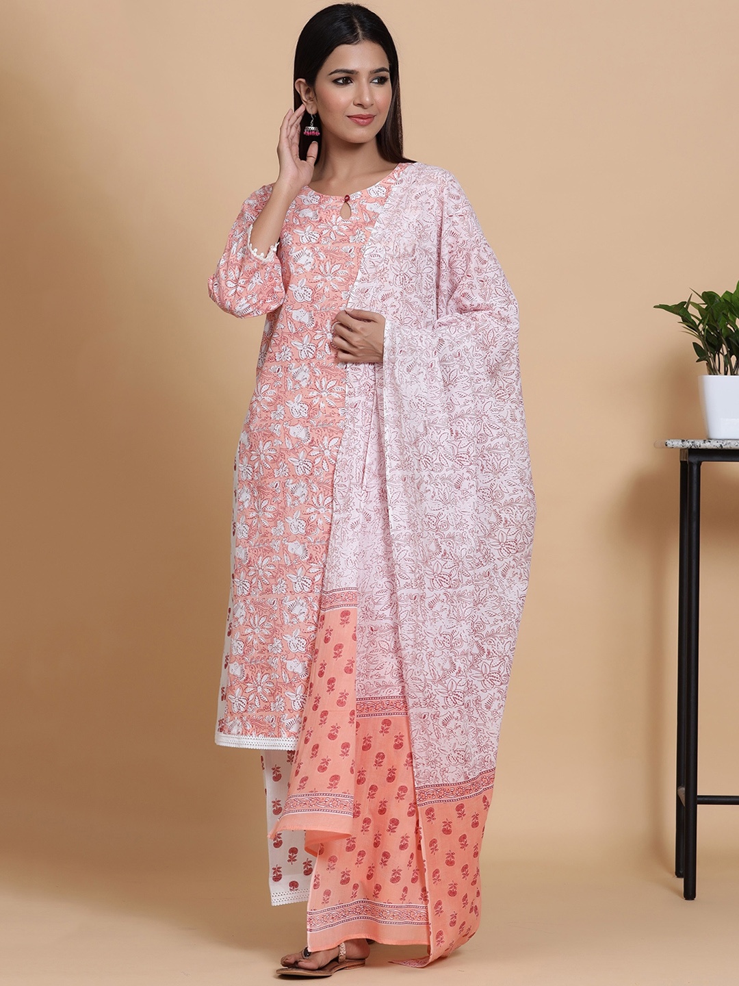 

mirari Women Pink Floral Printed Pure Cotton Kurta with Trousers & Dupatta