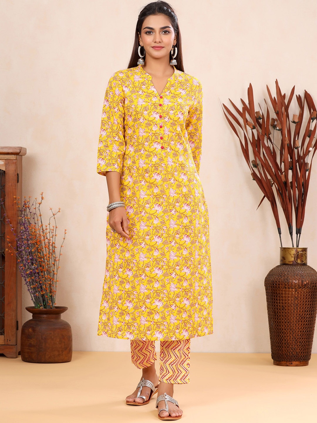 

mirari Band Collar Floral Printed Pure Cotton Kurta With Trousers, Yellow