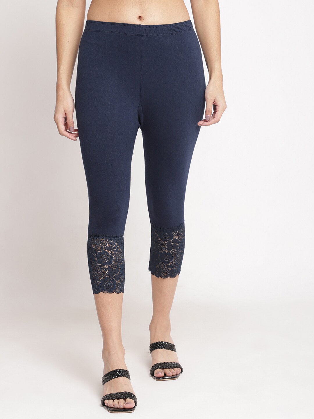 

Jinfo Women Cotton Lycra Self Design Capris With Hem Net, Navy blue