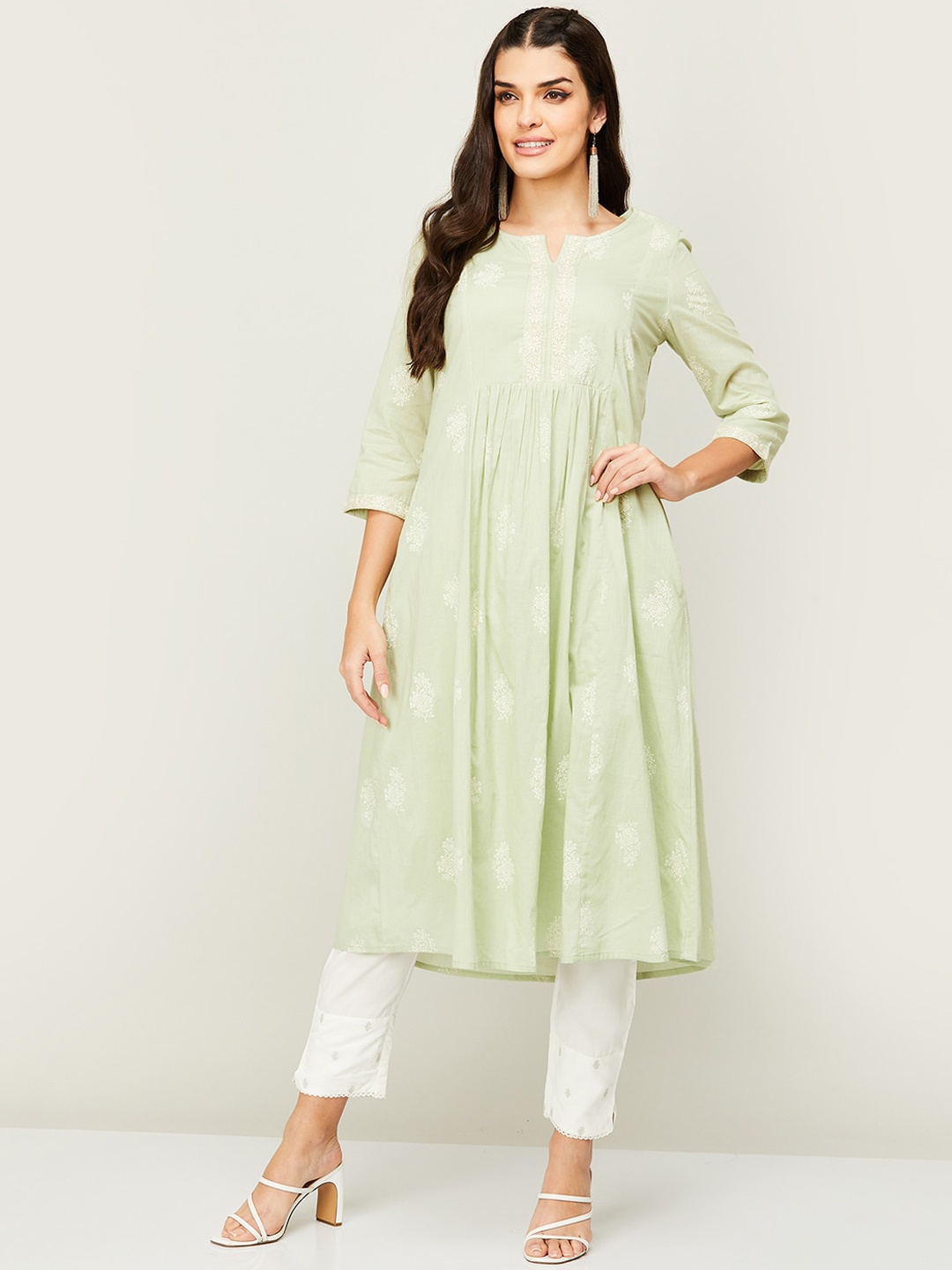 

Melange by Lifestyle Women Notched Neck Floral Printed Thread Work Pure Cotton Kurta, Sea green