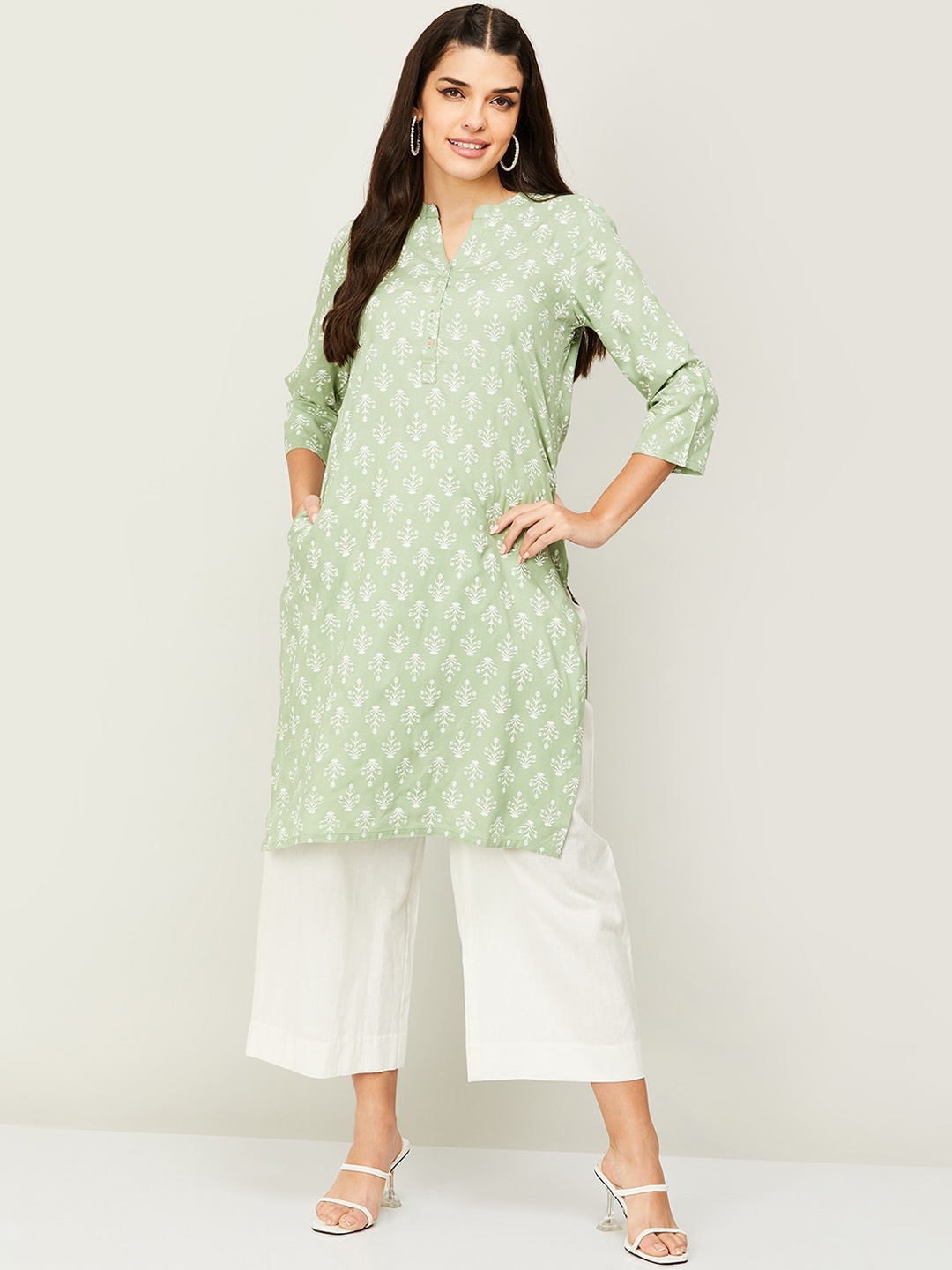 

Melange by Lifestyle Women Floral Printed Band Collar Straight Kurta, Green