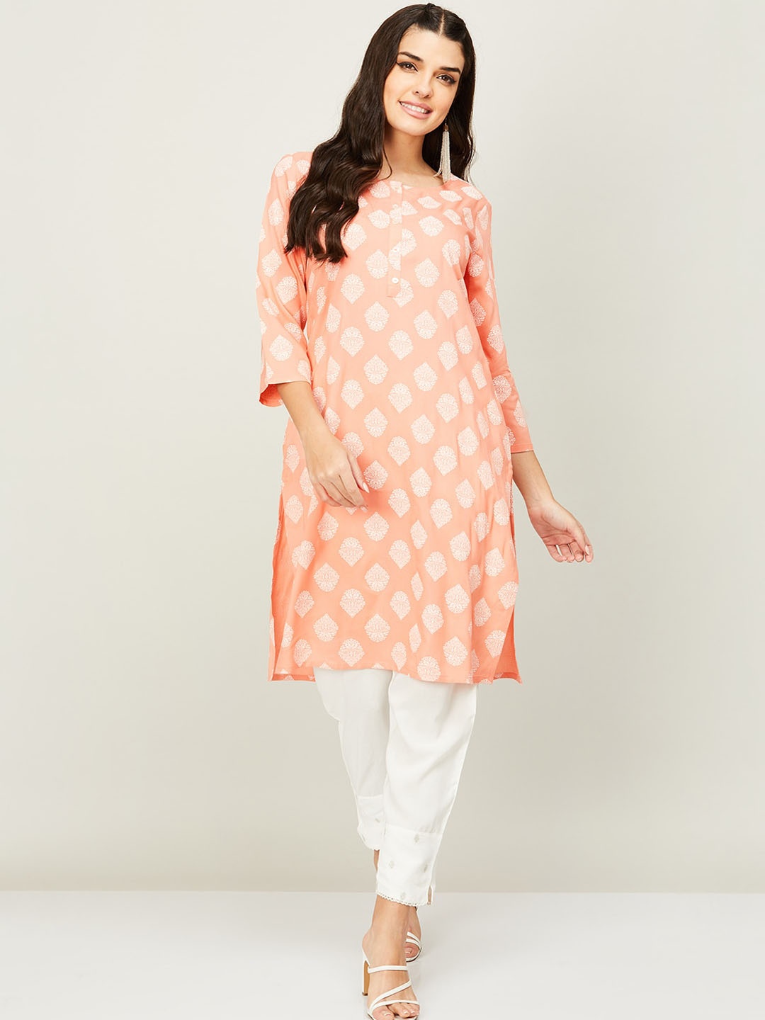 

Melange by Lifestyle Women Ethnic Motifs Printed Straight Kurta, Peach