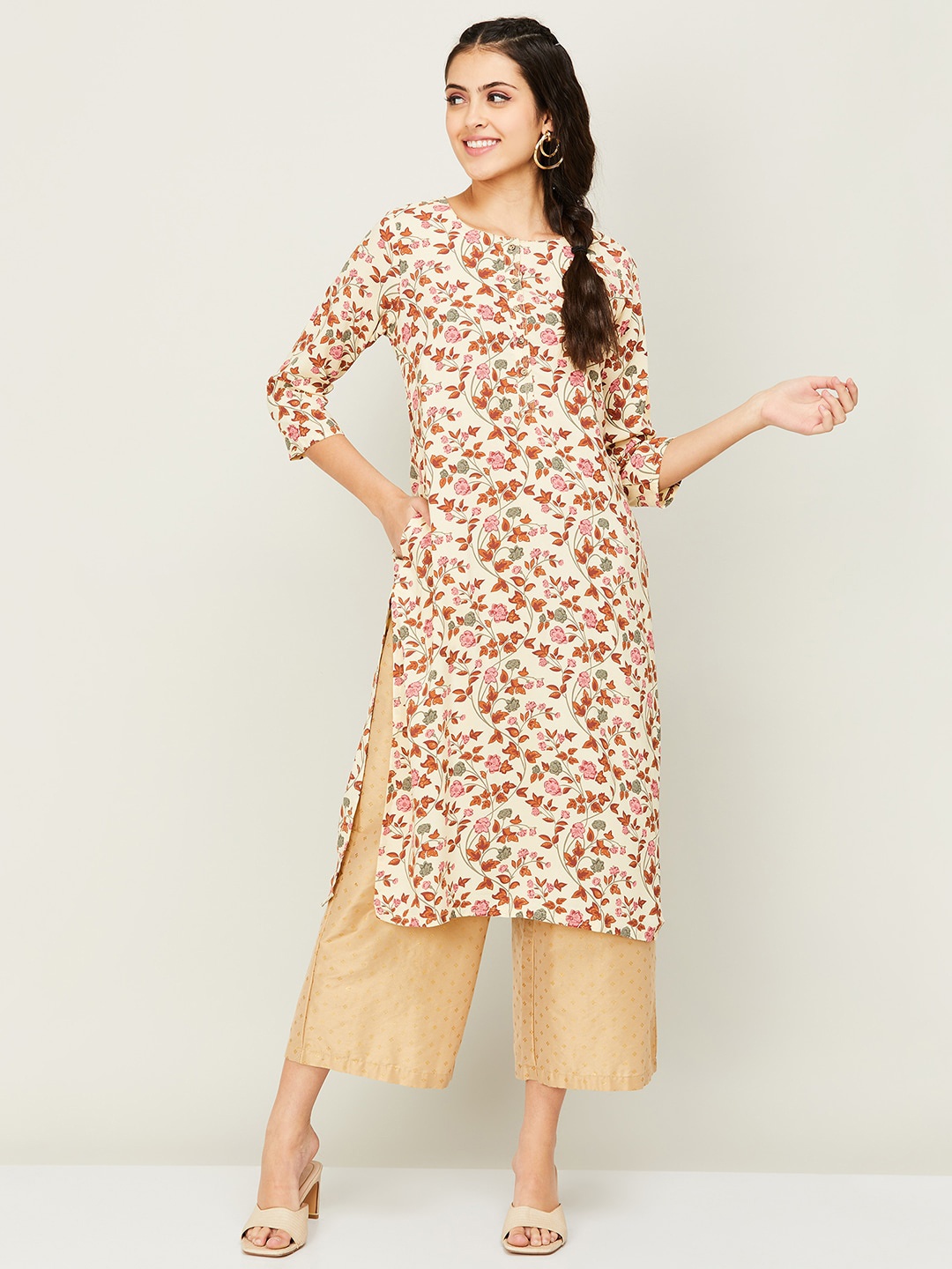 

Melange by Lifestyle Women Floral Printed Pure Cotton Kurta, Beige